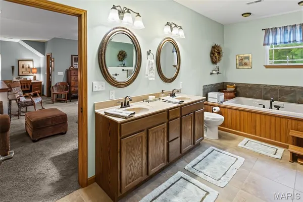 $495,000 | 430 Riverview Drive, Golden Eagle, IL 62036