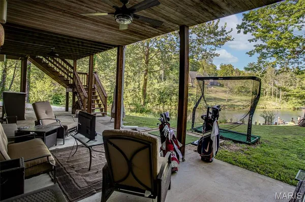 $495,000 | 430 Riverview Drive, Golden Eagle, IL 62036