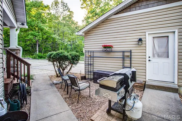 $495,000 | 430 Riverview Drive, Golden Eagle, IL 62036