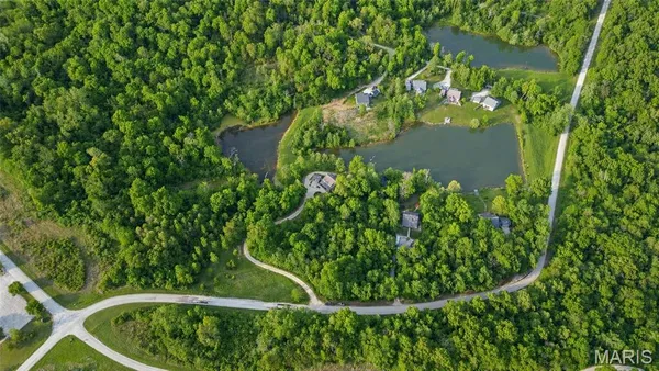 $495,000 | 430 Riverview Drive, Golden Eagle, IL 62036