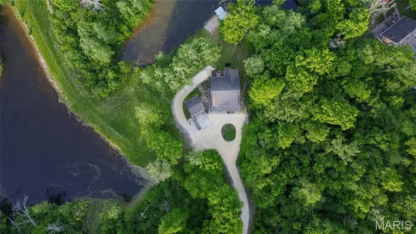 $495,000 | 430 Riverview Drive, Golden Eagle, IL 62036