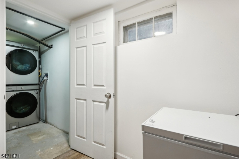 821 Hillside Road Rahway, NJ 07065 - Photo 27 of 33 a utility room with dryer and washer