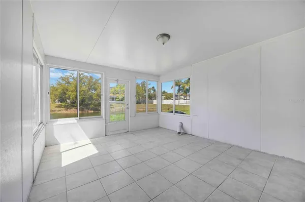 $2,100 | 727 Kensington Lake Circle, Brandon, FL 33511
