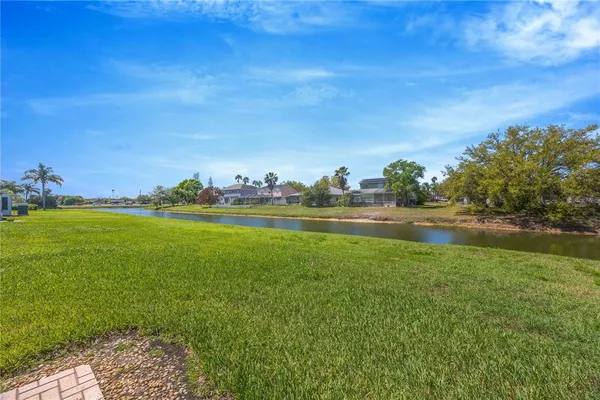 $2,100 | 727 Kensington Lake Circle, Brandon, FL 33511