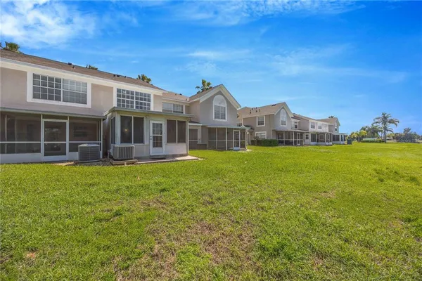 $2,100 | 727 Kensington Lake Circle, Brandon, FL 33511