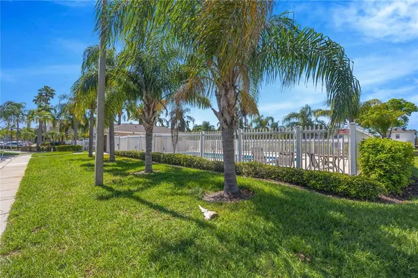 $2,100 | 727 Kensington Lake Circle, Brandon, FL 33511