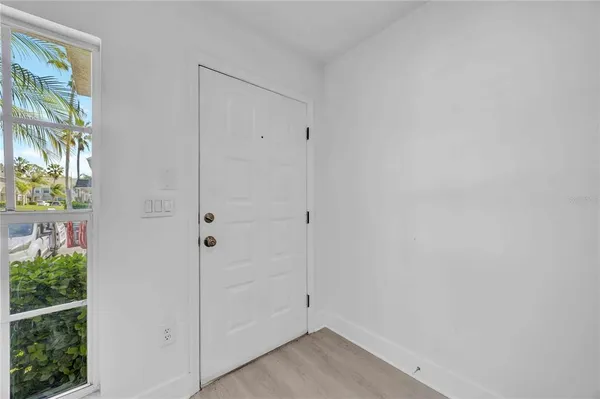 $2,100 | 727 Kensington Lake Circle, Brandon, FL 33511