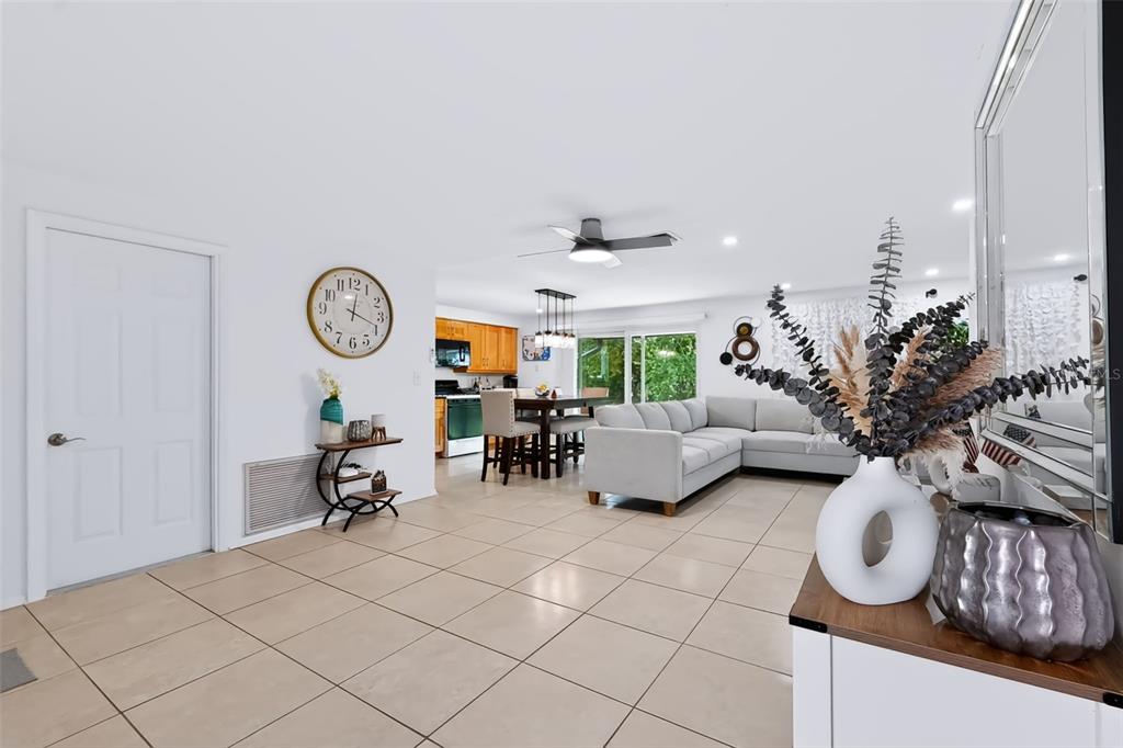 2223 Fulton Way Southwest Largo, FL 33774 - Photo 7 of 33 Gallery Image 7