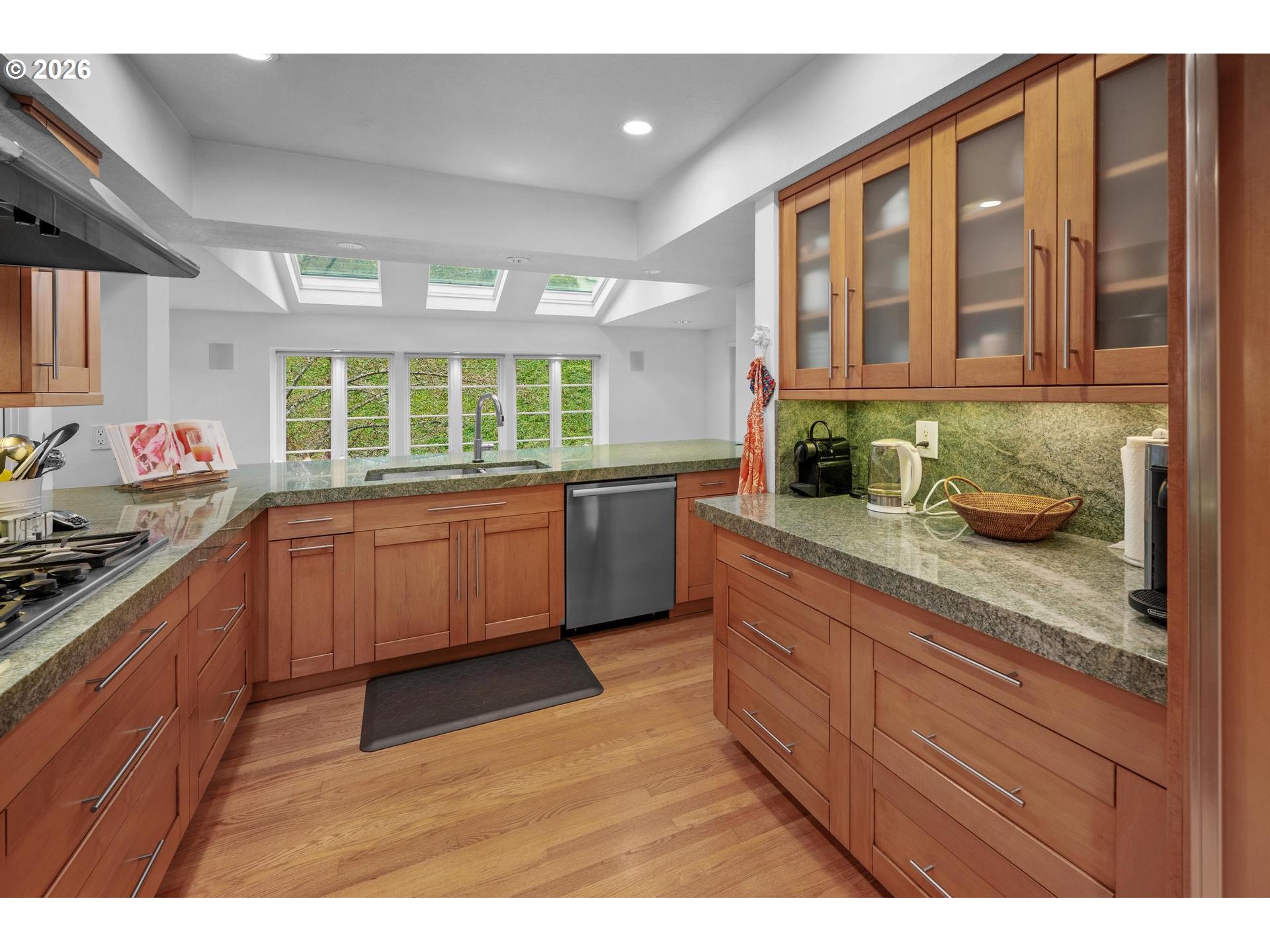 2878 Northwest Cumberland Road Portland, OR 97210 - Photo 18 of 46