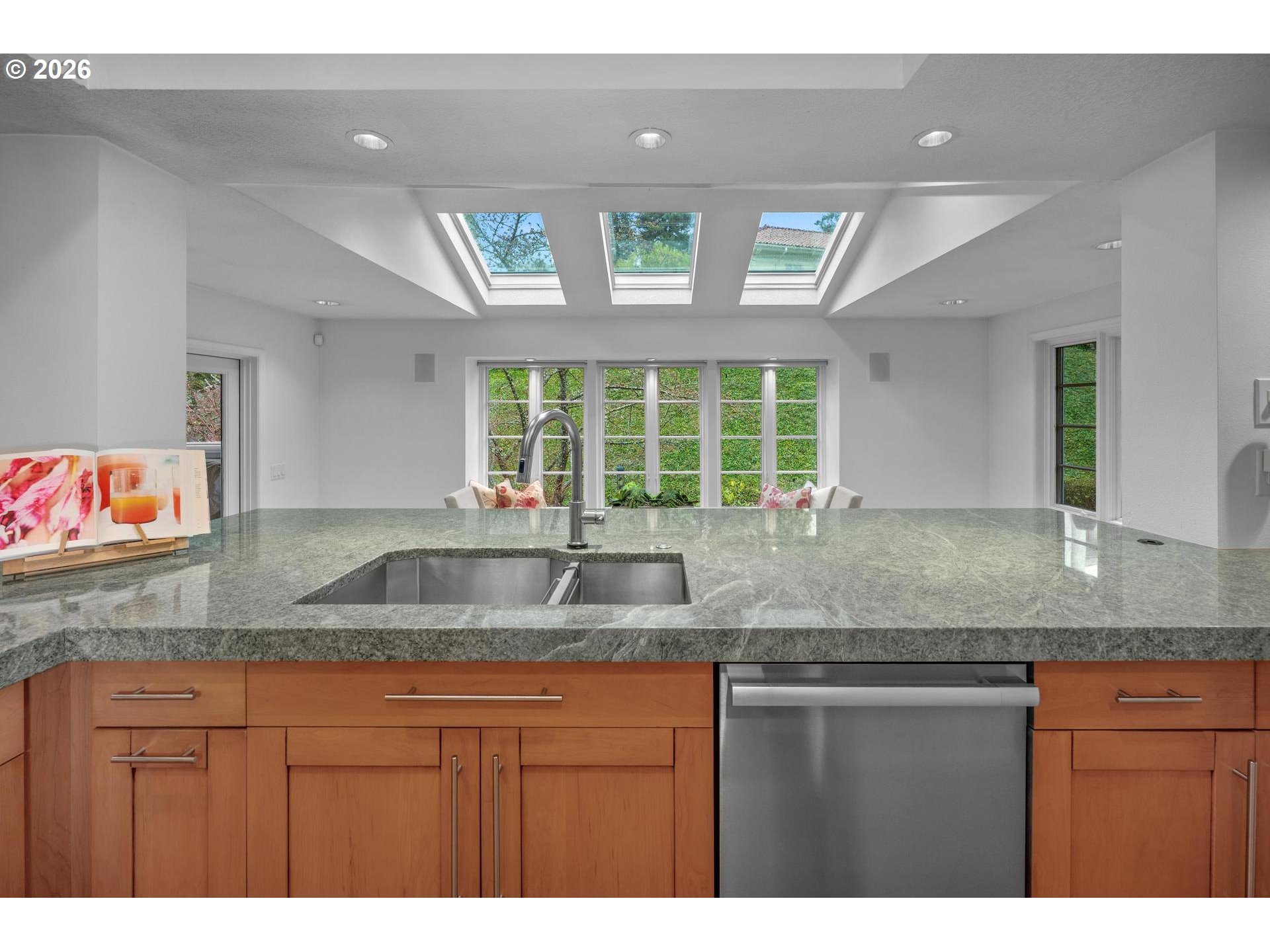 2878 Northwest Cumberland Road Portland, OR 97210 - Photo 19 of 46