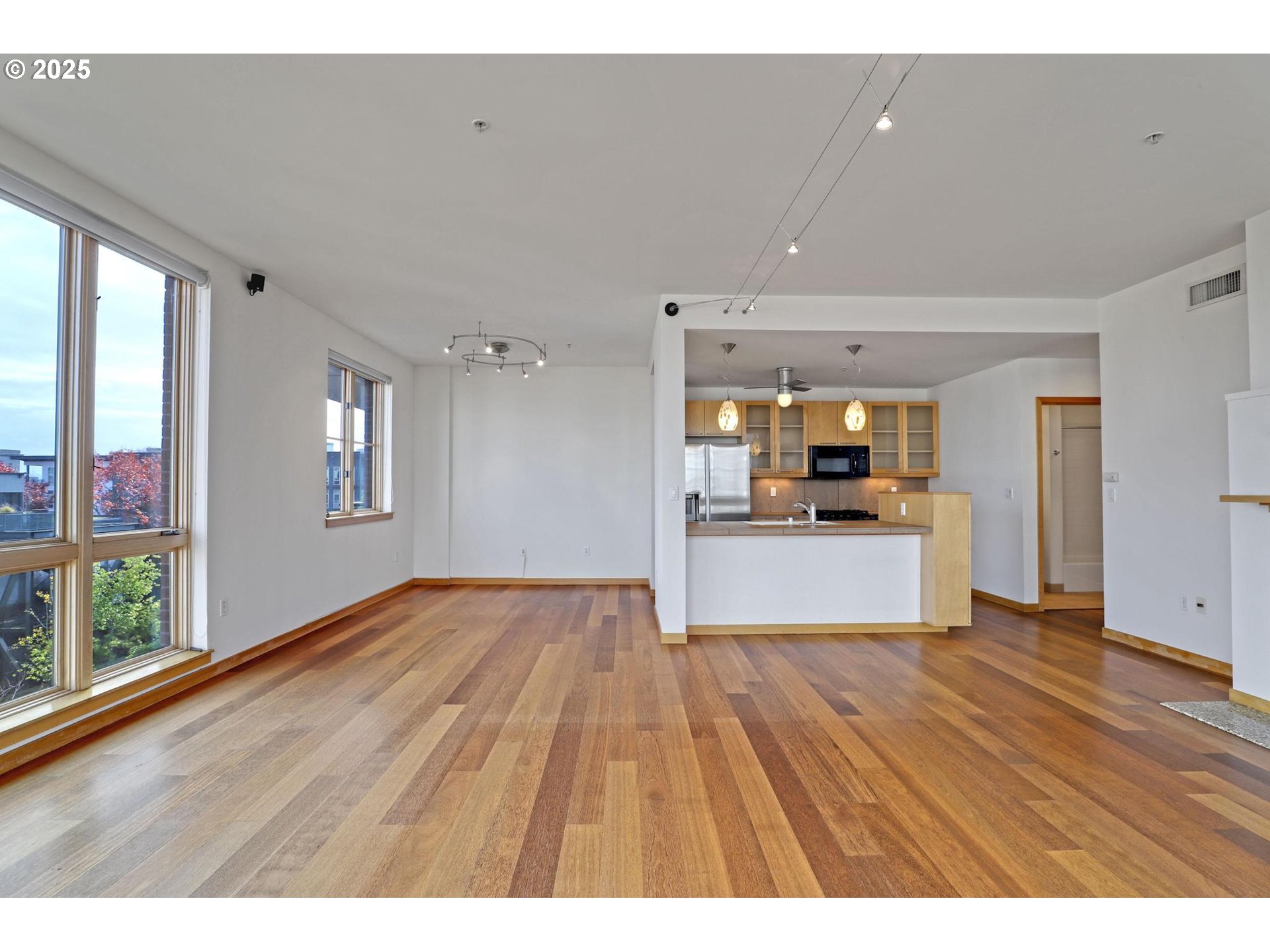 1030 Northwest Johnson Street, Unit 521 Portland, OR 97209 - Photo 18 of 41