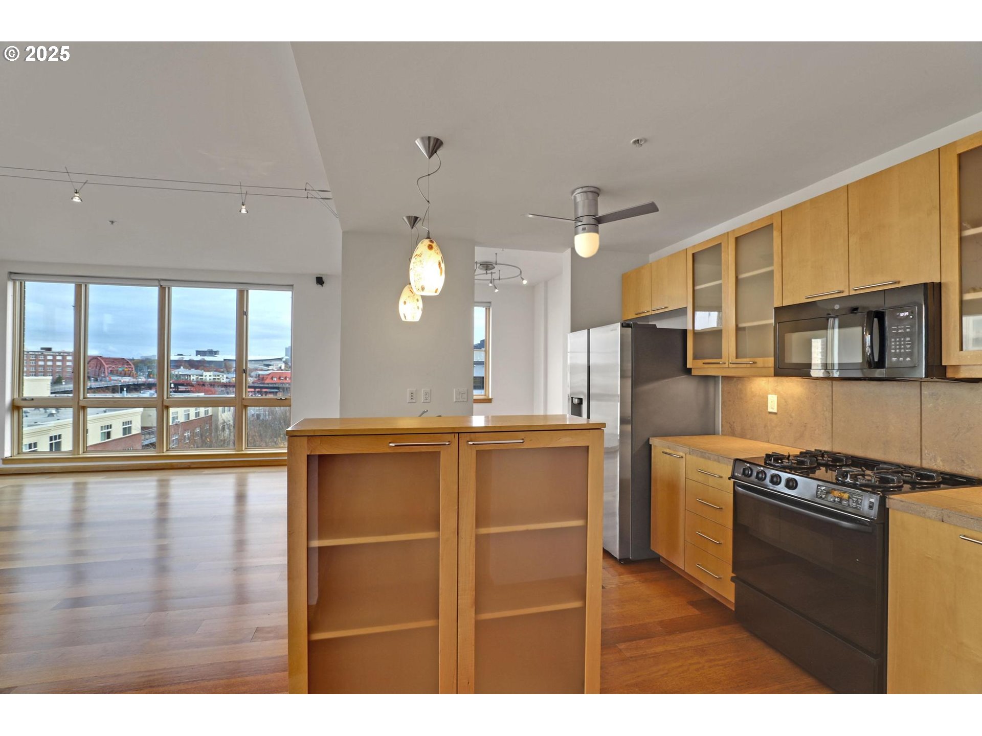 1030 Northwest Johnson Street, Unit 521 Portland, OR 97209 - Photo 21 of 41