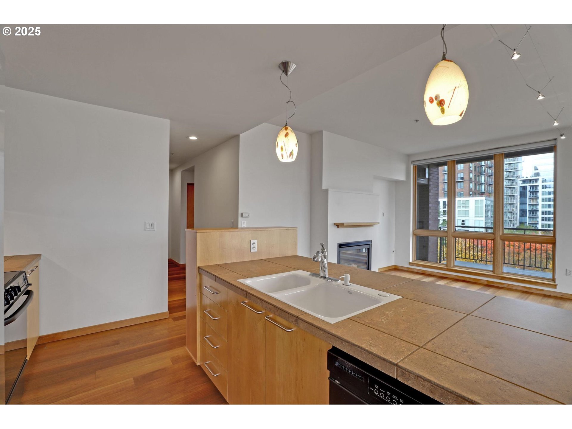 1030 Northwest Johnson Street, Unit 521 Portland, OR 97209 - Photo 27 of 41