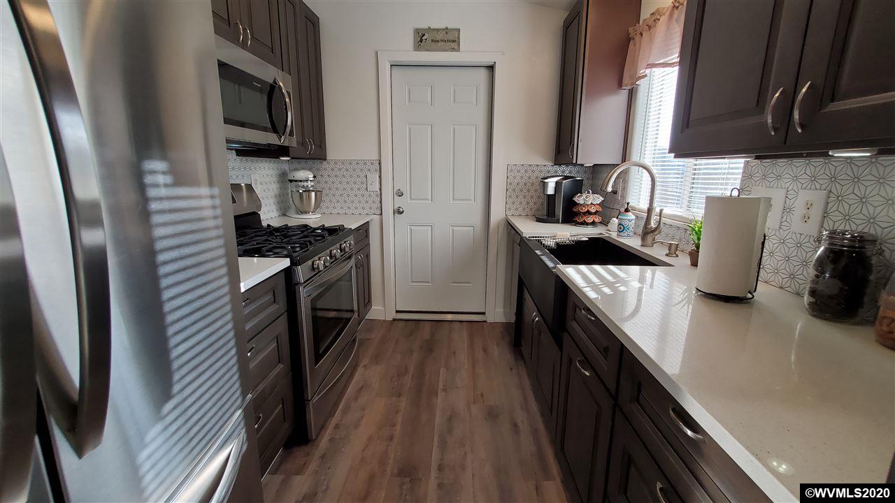 5358 Holly Loop Southeast Turner, OR 97392 - Photo 15 of 42