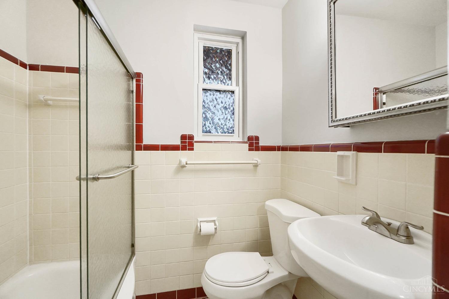5546 Fairwood Road Cincinnati, OH 45239 - Photo 18 of 44 Gallery Image 18