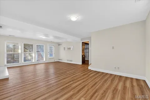 $399,000 | 821 Courtland Place, Manchester, MO 63021