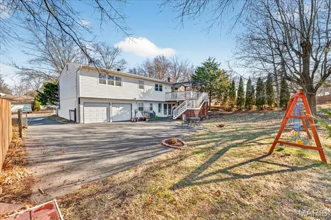 $399,000 | 821 Courtland Place, Manchester, MO 63021