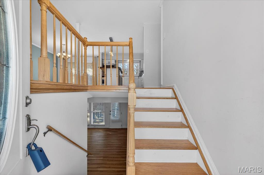 821 Courtland Place Manchester, MO 63021 - Photo 3 of 35