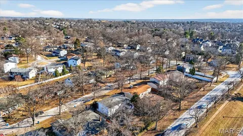 $399,000 | 821 Courtland Place, Manchester, MO 63021