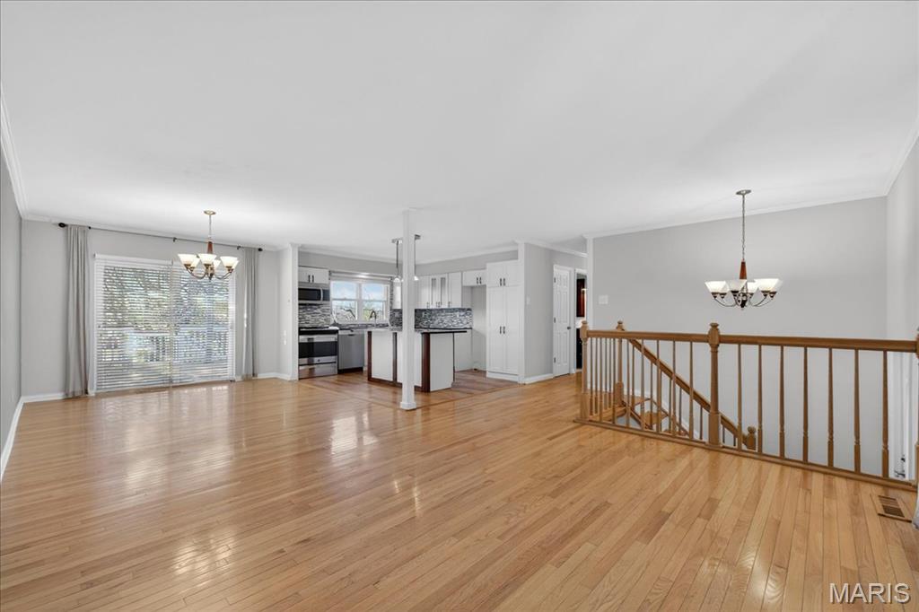 821 Courtland Place Manchester, MO 63021 - Photo 4 of 35