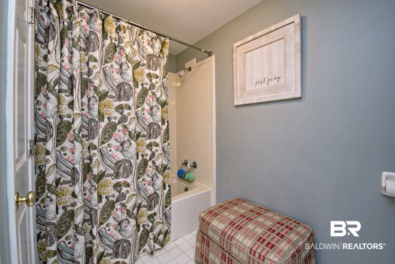 20300 Bishop Road Fairhope, AL 36532 - Photo 16 of 33