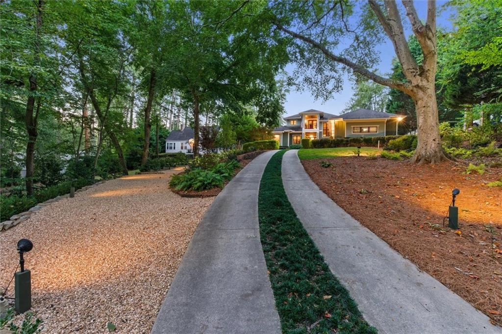 1271 Roxboro Drive Northeast Atlanta, GA 30324 - Photo 4 of 102