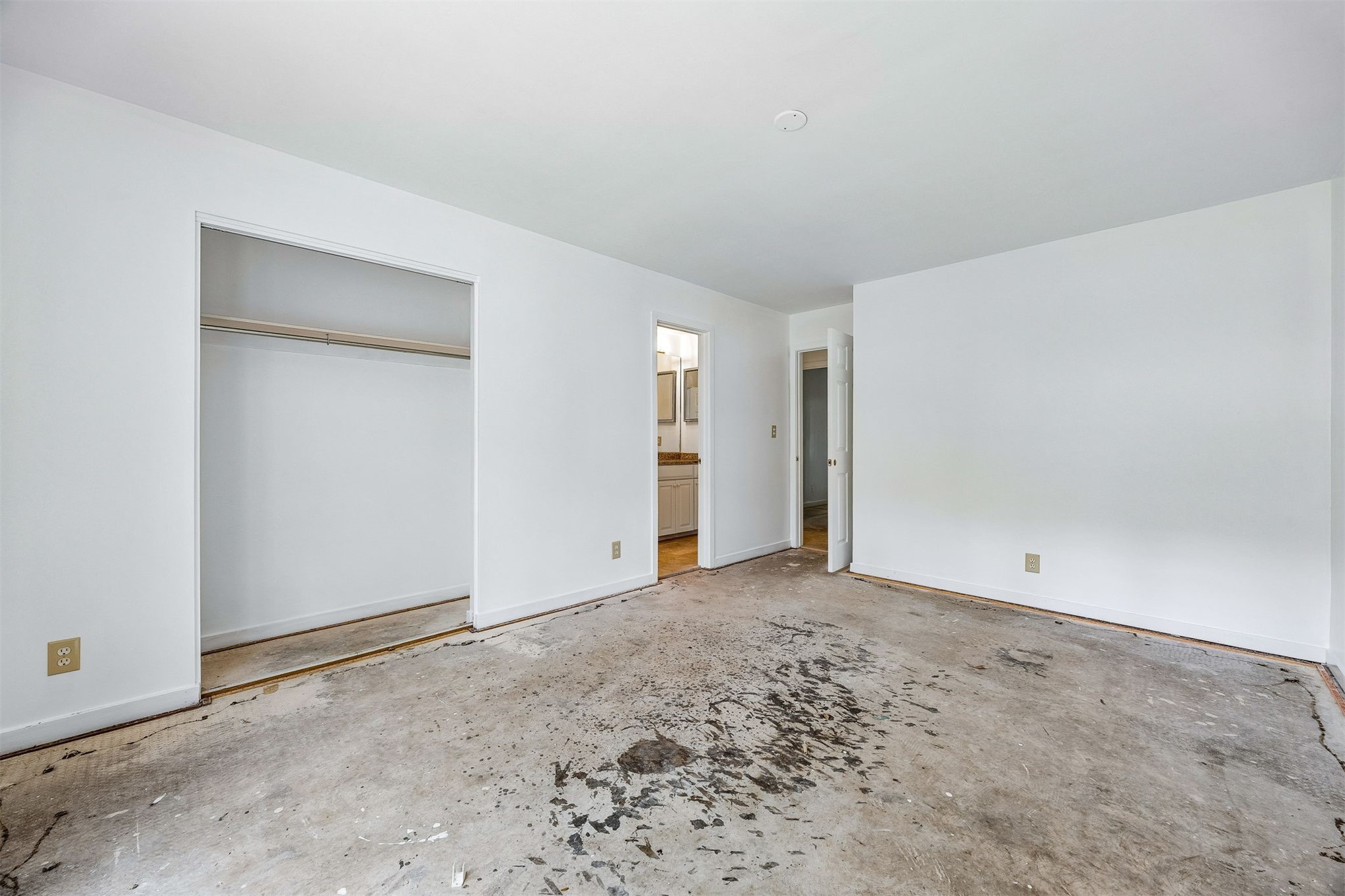 3316 Sea Marsh Road, Unit 3316 Fernandina Beach, FL 32034 - Photo 14 of 42 Second Bedroom Has Access to Bathroom.
