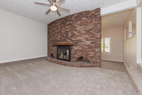 $345,000 | 10810 Highway 67, Albany, IN 47320