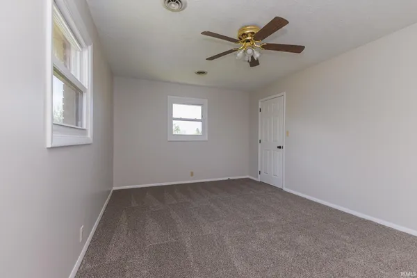 $345,000 | 10810 Highway 67, Albany, IN 47320