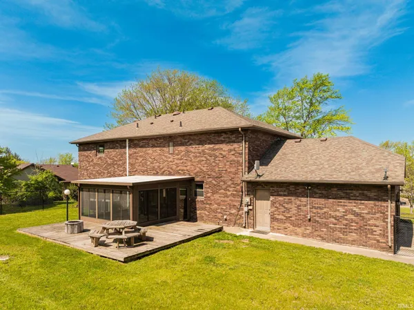 $345,000 | 10810 Highway 67, Albany, IN 47320