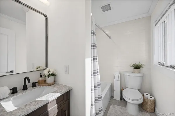 $1,050,000 | 85 Massapequa Avenue, Massapequa, NY 11758