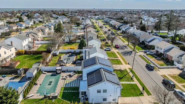 $1,050,000 | 85 Massapequa Avenue, Massapequa, NY 11758