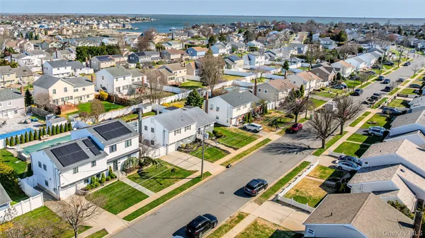 $1,050,000 | 85 Massapequa Avenue, Massapequa, NY 11758