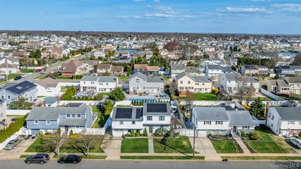 $1,050,000 | 85 Massapequa Avenue, Massapequa, NY 11758