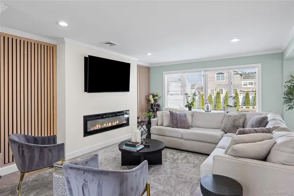 $1,050,000 | 85 Massapequa Avenue, Massapequa, NY 11758