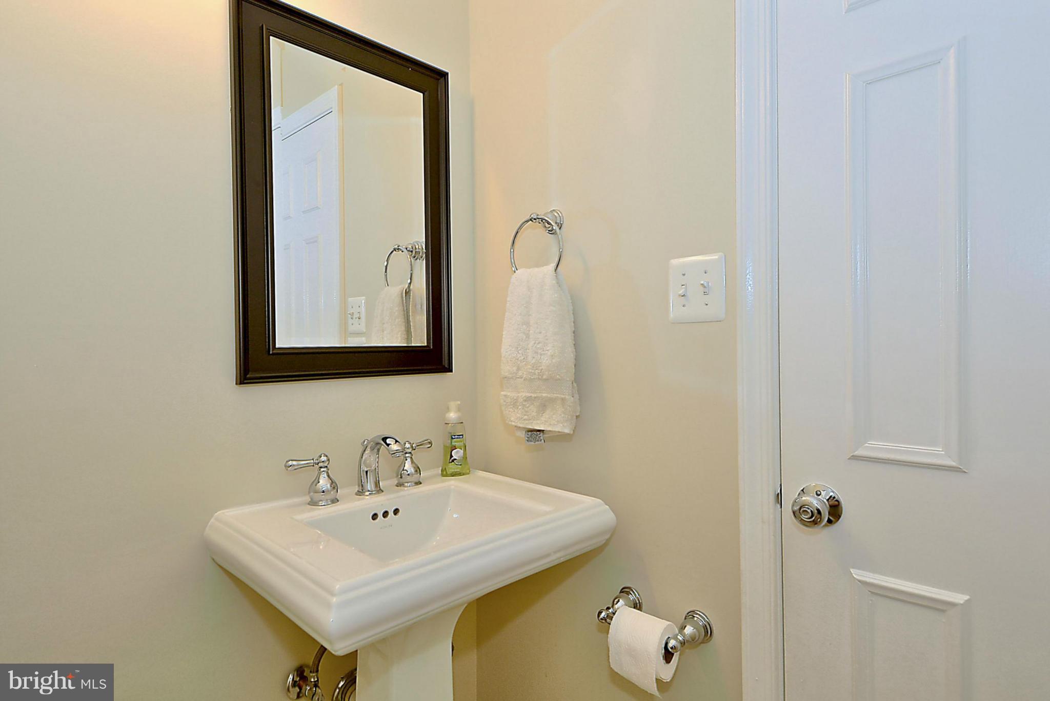 8537 Innisfree Drive Springfield, VA 22153 - Photo 11 of 30 Main level powder room