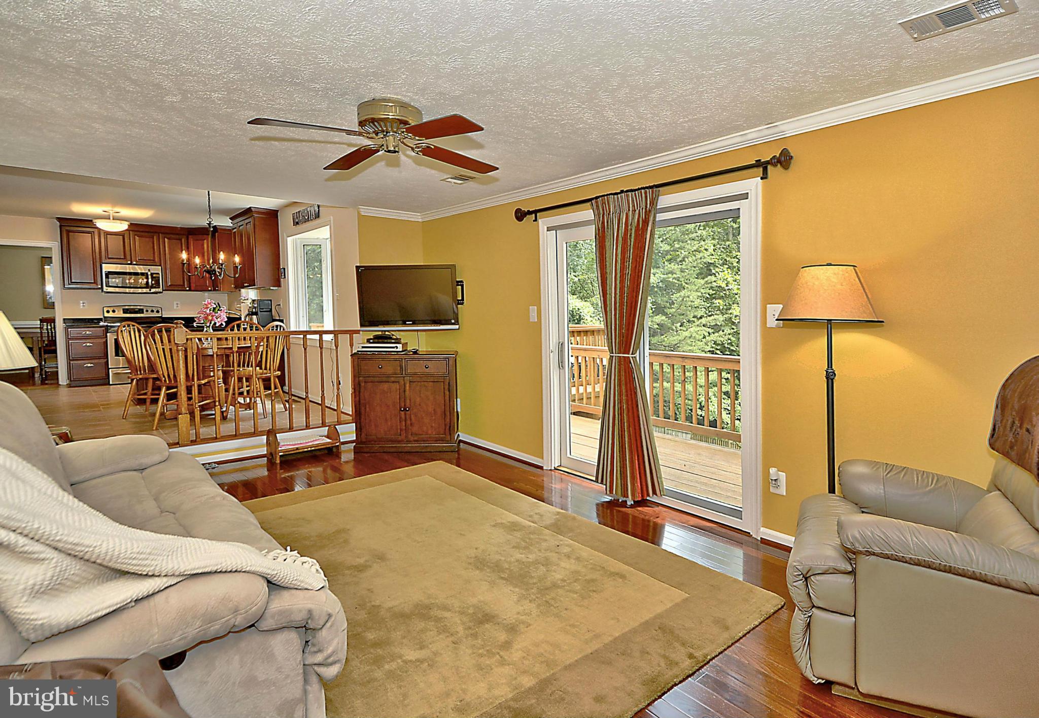 8537 Innisfree Drive Springfield, VA 22153 - Photo 7 of 30 Family Room