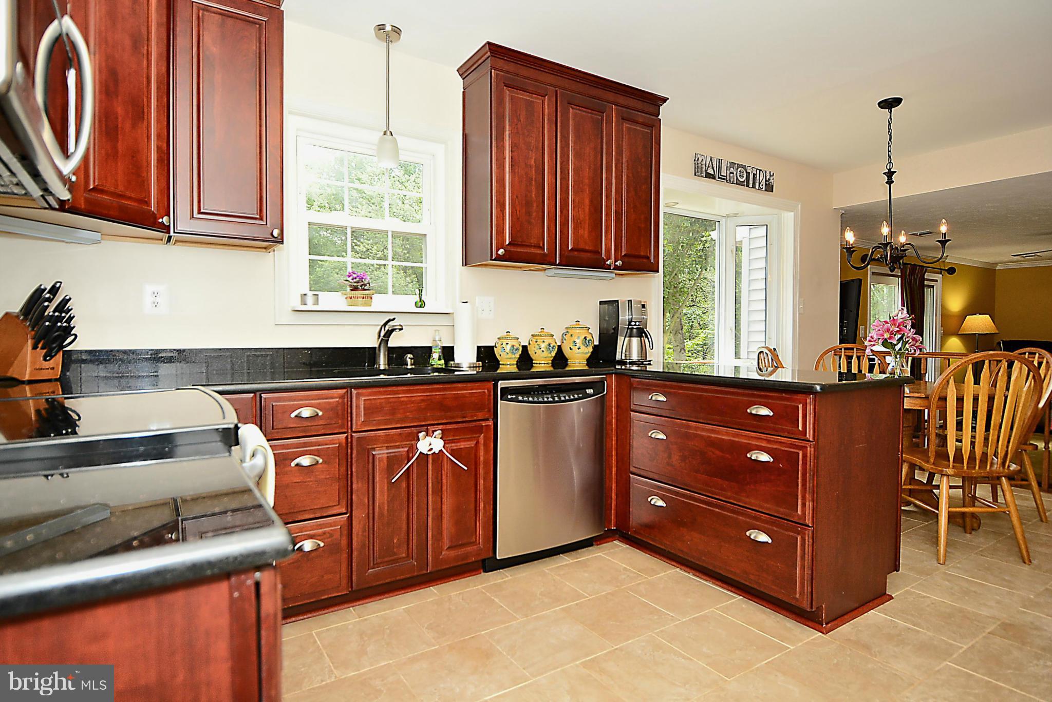 8537 Innisfree Drive Springfield, VA 22153 - Photo 9 of 30 Kitchen