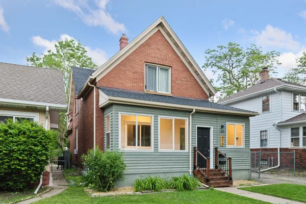 $389,900 | 479 West Michigan Street, St. Paul, MN 55102