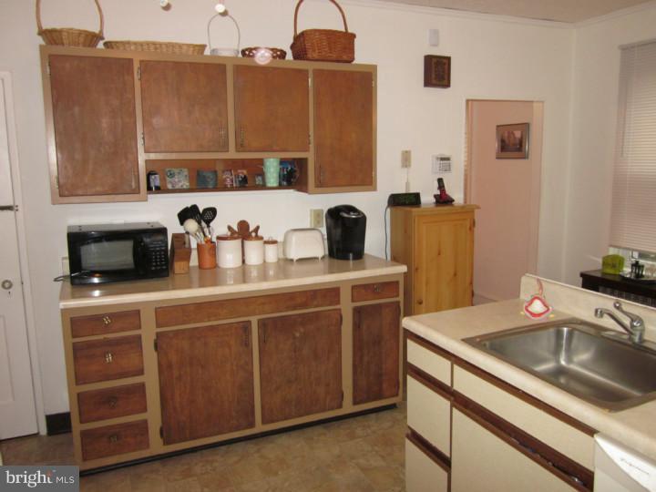 308 Boyer Road Cheltenham, PA 19012 - Photo 8 of 16 Kitchen