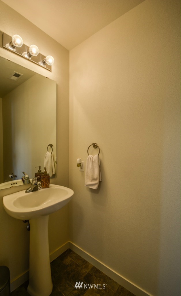 3912 154th Place Southeast Bothell, WA 98012 - Photo 8 of 23 Gallery Image 8
