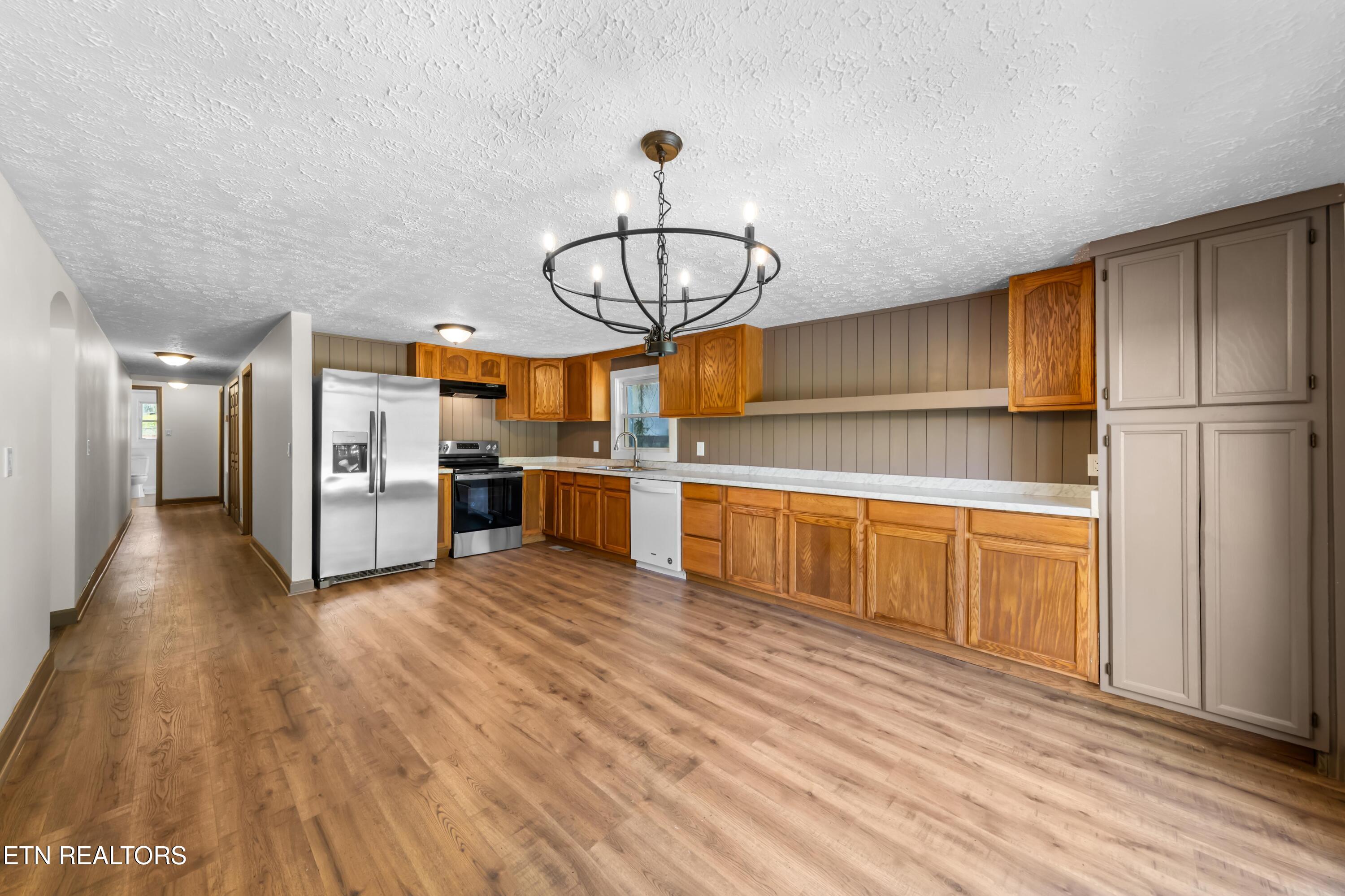 462 Island Ford Road Jacksboro, TN 37757 - Photo 12 of 31 030A0583