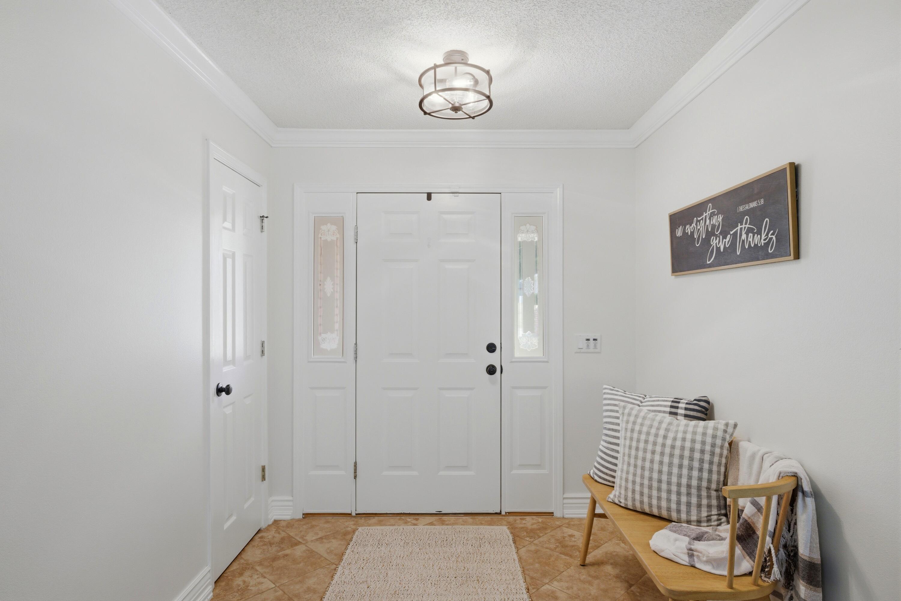 6032 Forest Green Road Pensacola, FL 32505 - Photo 3 of 37 Foyer