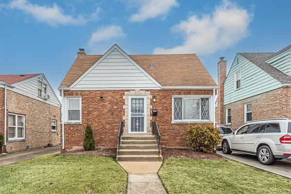 $349,900 | 343 Frederick Avenue, Bellwood, IL 60104
