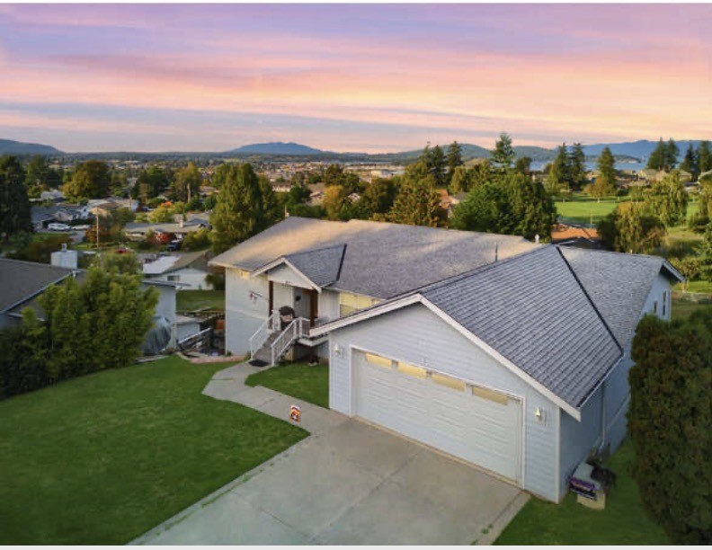 4111 R Avenue Anacortes, WA 98221 - Photo 3 of 37