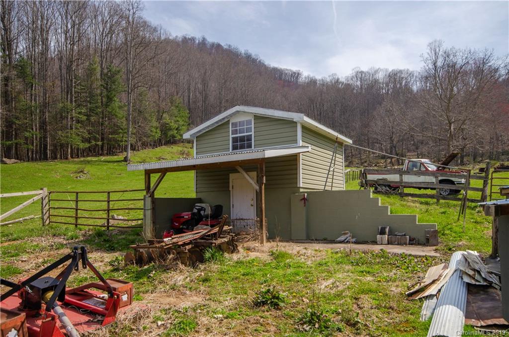 161 Round Rock Road Clyde, NC 28721 - Photo 17 of 25
