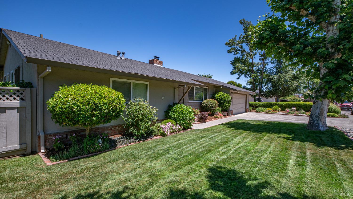 10 Corte Roble Novato, CA 94949 - Photo 2 of 34