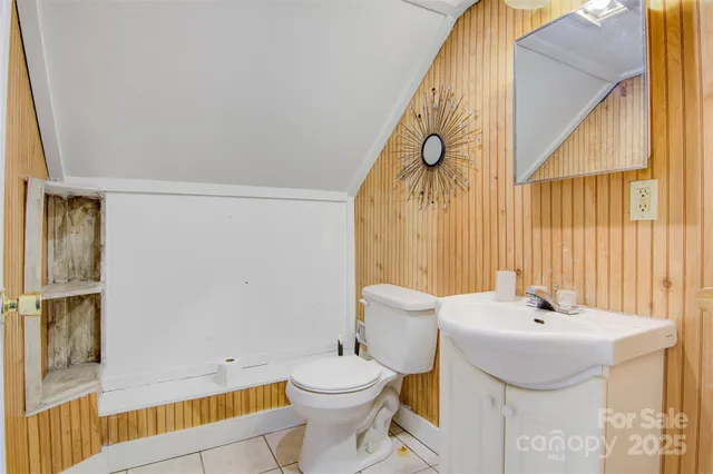 $279,990 | 403 Spruce Street Southwest, Lenoir, NC 28645