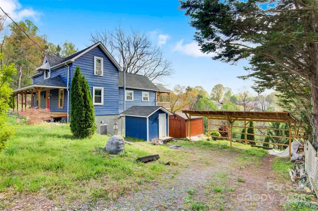 $279,990 | 403 Spruce Street Southwest, Lenoir, NC 28645