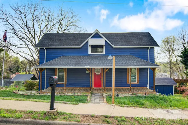 $279,990 | 403 Spruce Street Southwest, Lenoir, NC 28645